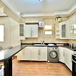 2Br Spacious Apt Prime Location New Cairo